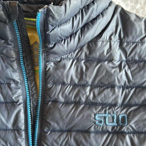 STIO MEN'S PINION DOWN VEST - Picture 2 of 4